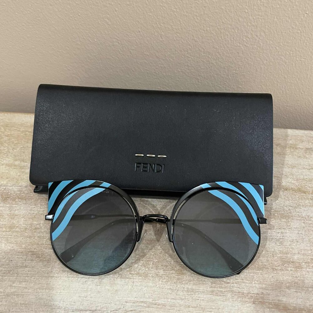 Fendi Eyewear Blue & Light Blue Sunglasses